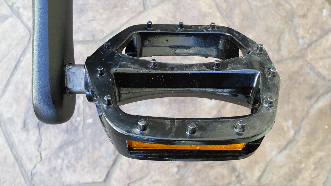 KMX Wide Platform Pedals With Reflectors - 