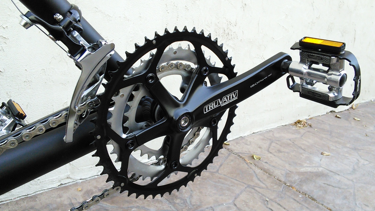 Truvativ ISO Flow Triple Crankset - 