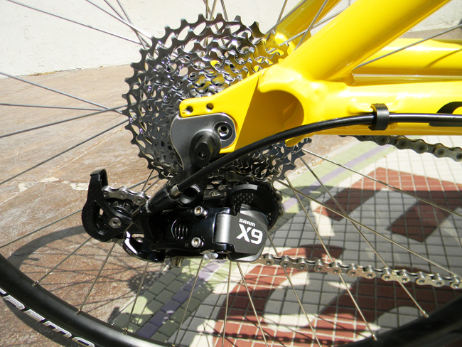 SRAM X9 rear derailleur  - High-performance and smooth shifting.<BR>