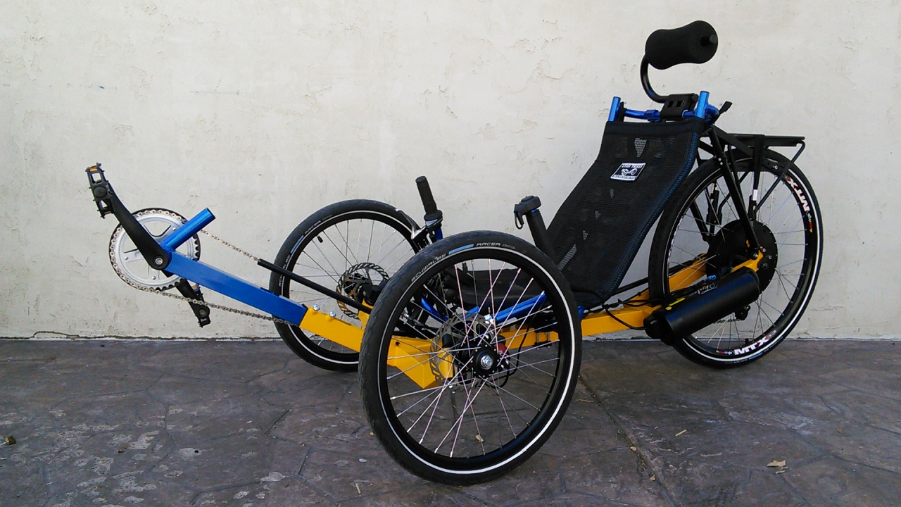 KMX Thunderbolt Motorized Trike Mango & Candy Blue