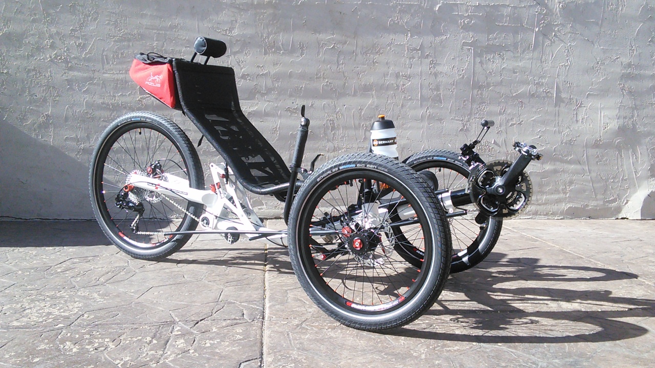 Azub Tri Con 26 Suspension Folding Trike White