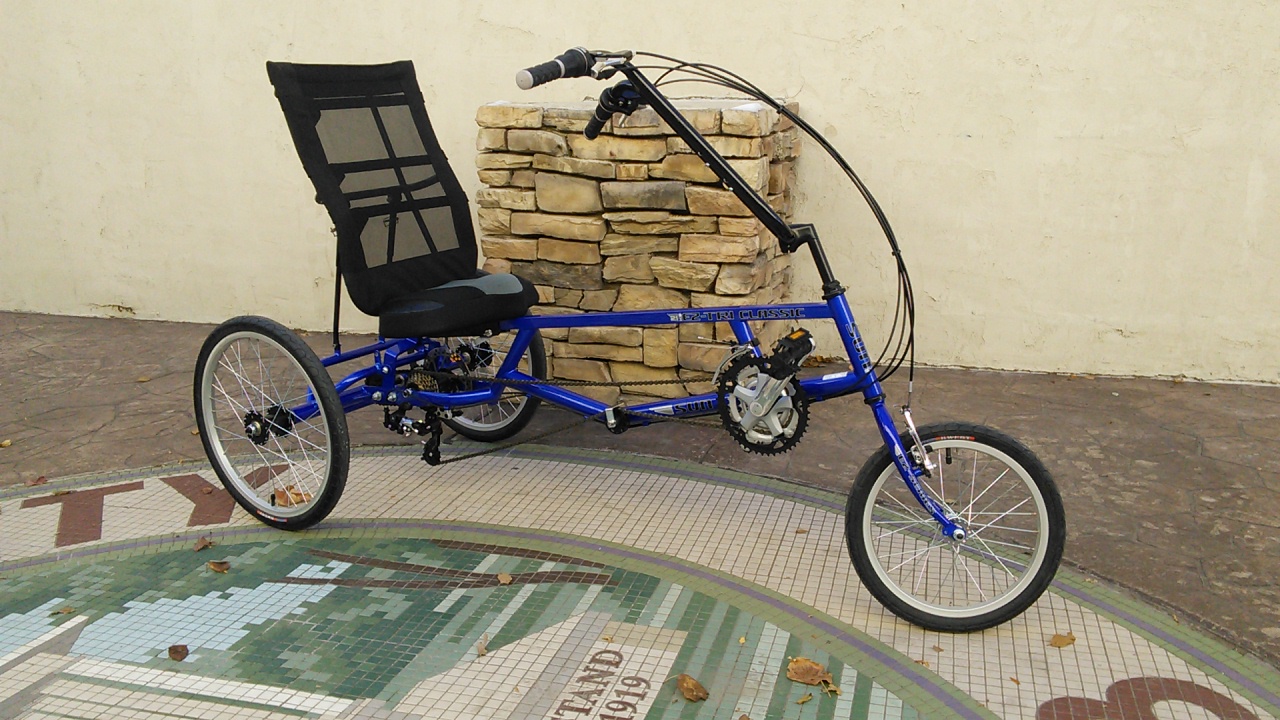 Sun EZ-Tri Classic SX Recumbent Delta Trike