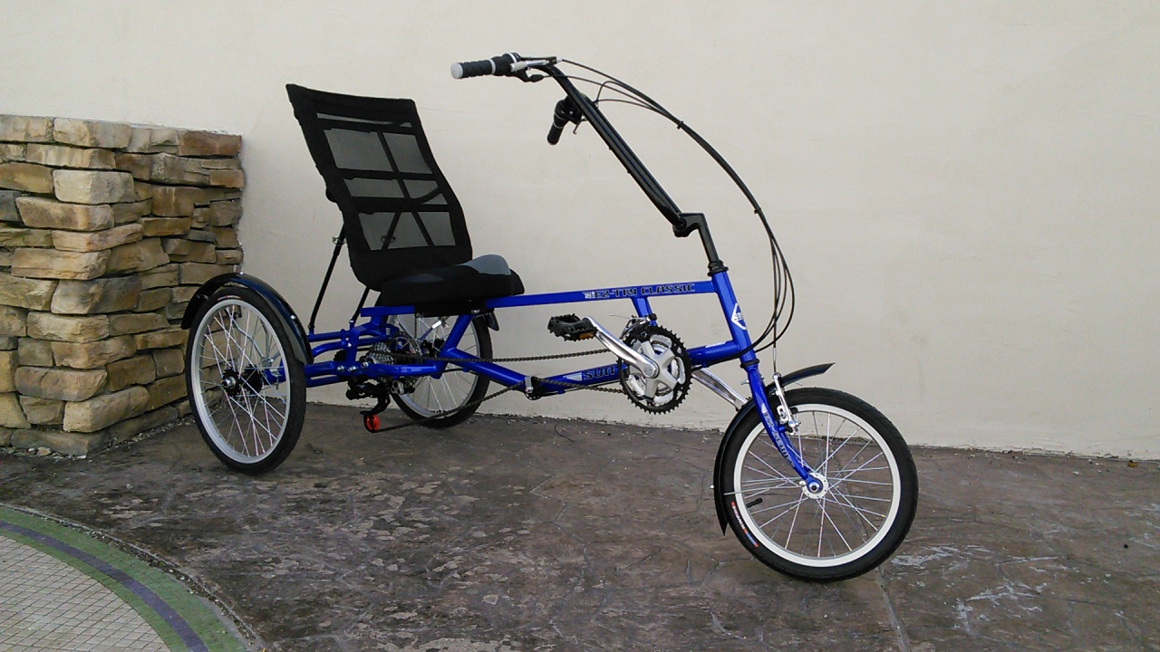 Sun EZ-Tri Classic SX Recumbent Delta Trike